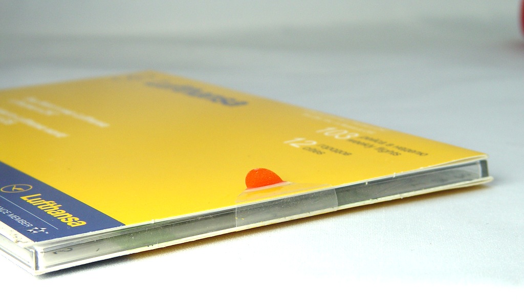 Этикетки с красным язычком Этикетки с красным язычком